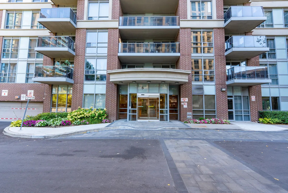 تورنتو ،۹۱ متر آپارتمان ، ۲ خواب ،ویو عالی