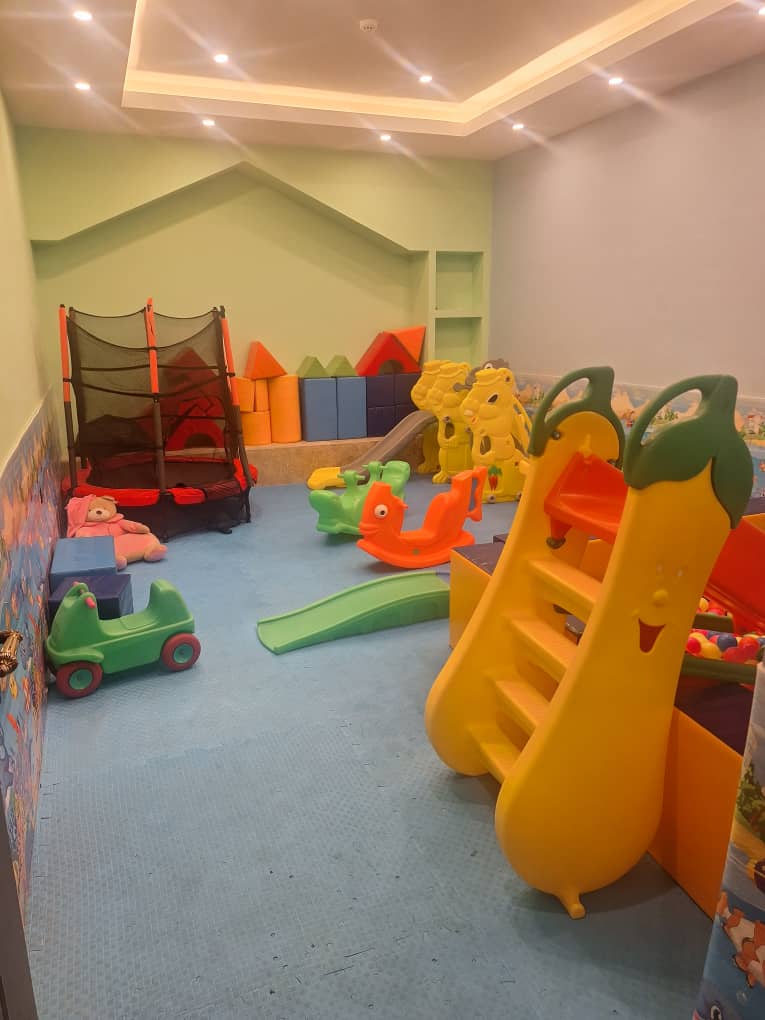 پنت‌هاوس ۱۷۲ متری لوکس در سازمان برنامه شمالی؛ زندگی لاکچری در طبقه پنجم