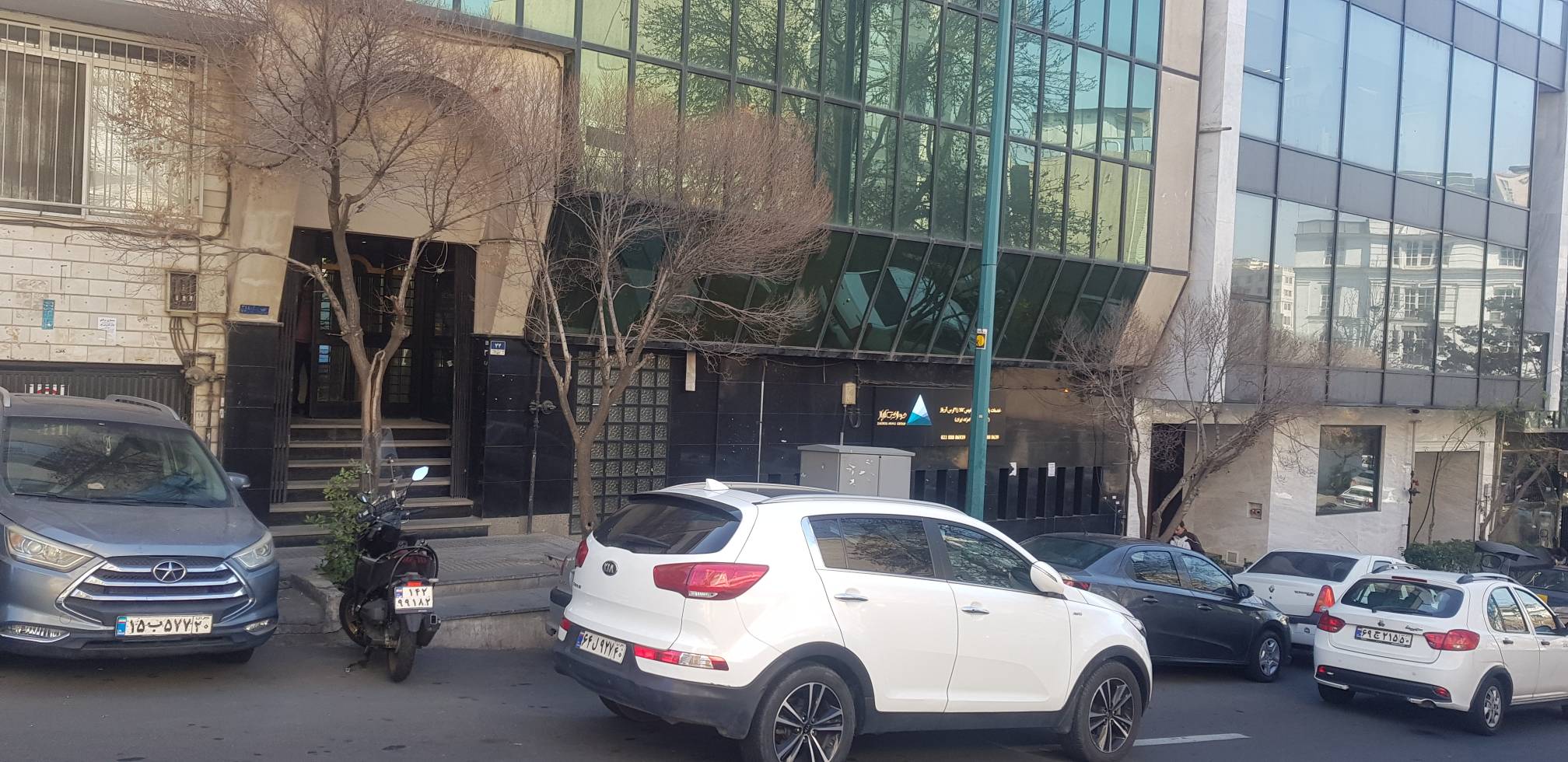 فروش واحد اداری تک‌واحدی  در خیابان الوند؛ سند اداری و موقعیت عالی