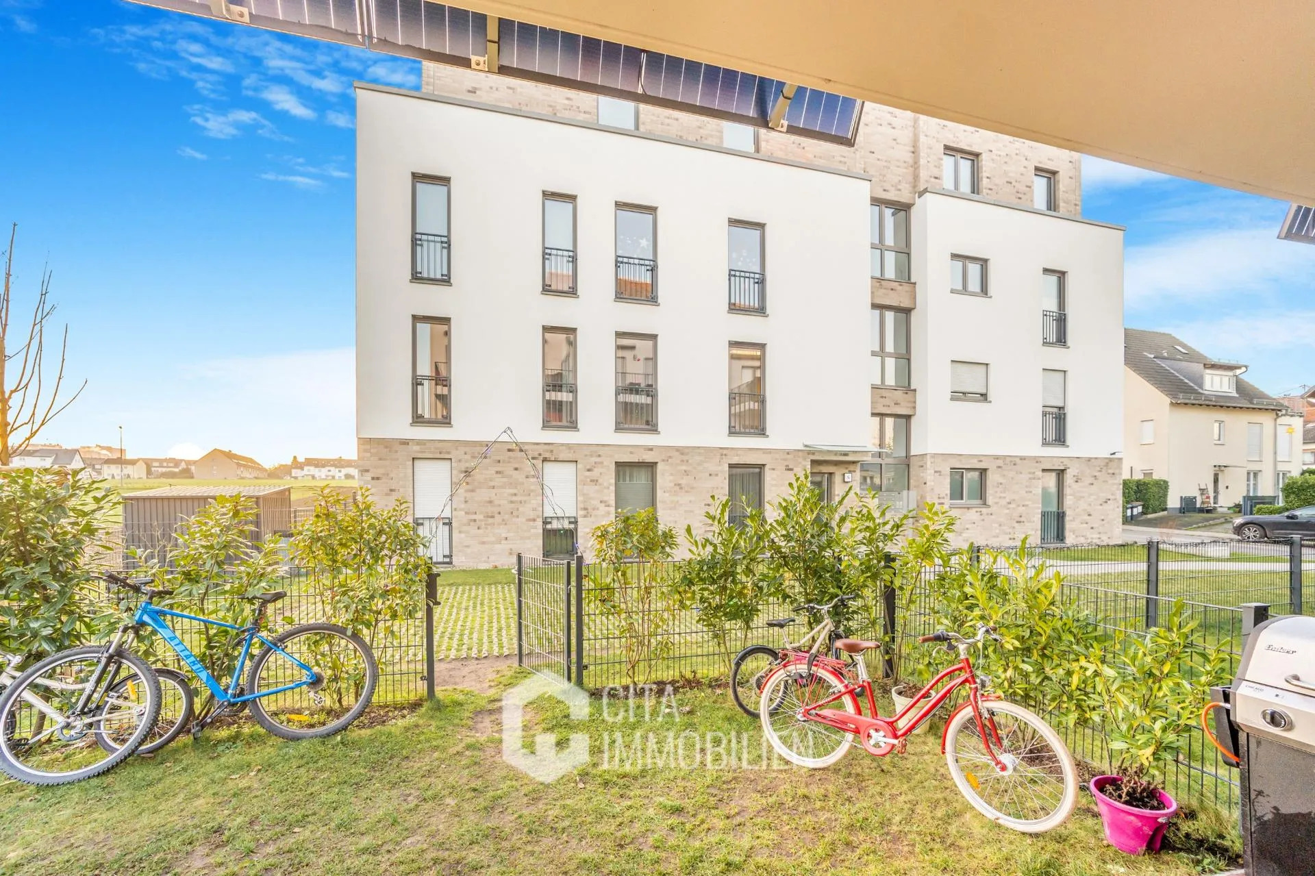 آپارتمان مدرن ۴ خوابه با باغچه در فرانکفورت آم ماین – با قیمت ۶۲۰٬۰۰۰ یورو و استاندارد انرژی بالا