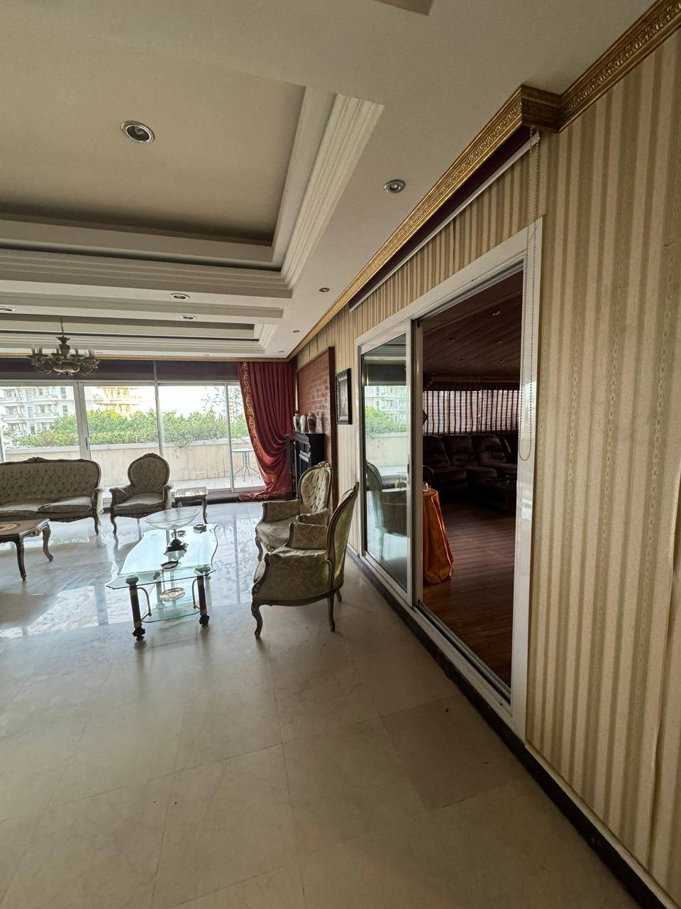 آپارتمان لوکس ۲۷۵ متری با تراس ۱۳۰ متری در برج البرز، نیاوران خیابان مرجان